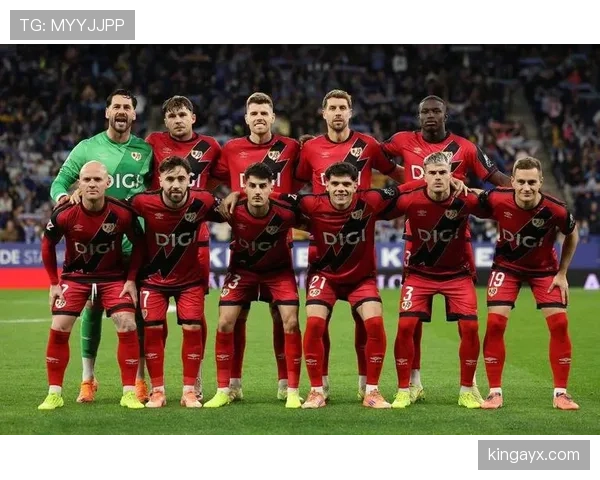 德甲新赛季争冠格局初现:多支豪强蓄势待发 德甲新赛季争冠格局初现:多支豪强蓄势待发