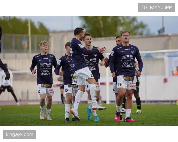 天空蓝军团状态回暖，西甲联赛中顽强逆转取得关键胜利